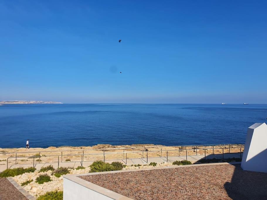 Private Room In A Modern Apartment With Pool And Sea View St. Paul's Bay Exterior photo